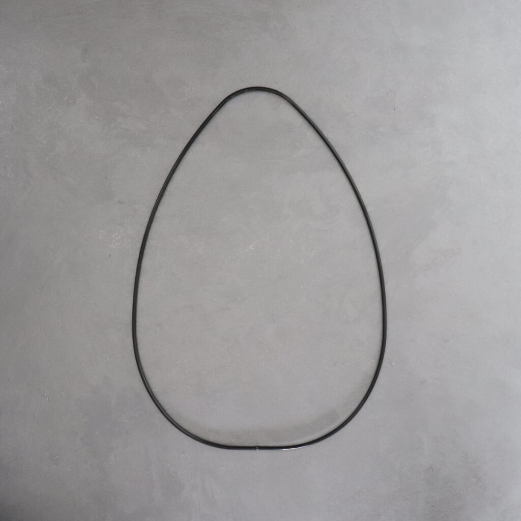 Dekorační kruh vajíčko – černá, 27 cm, kovový základ pro moderní velikonoční dekorace